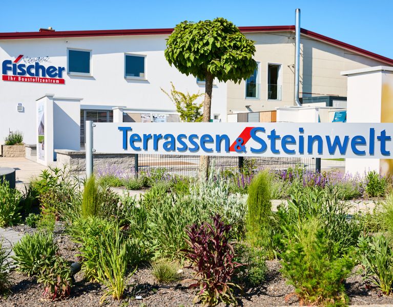 Schild der Ausstellung "Terrassen & Steinwelt"