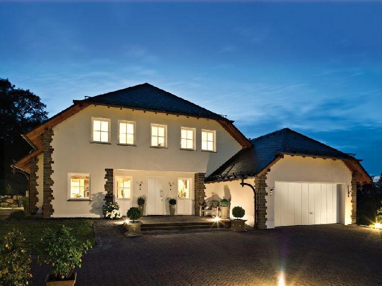 Haustüren, Garagentore und Innentüren - Venanz Fischer Baustoffzentrum